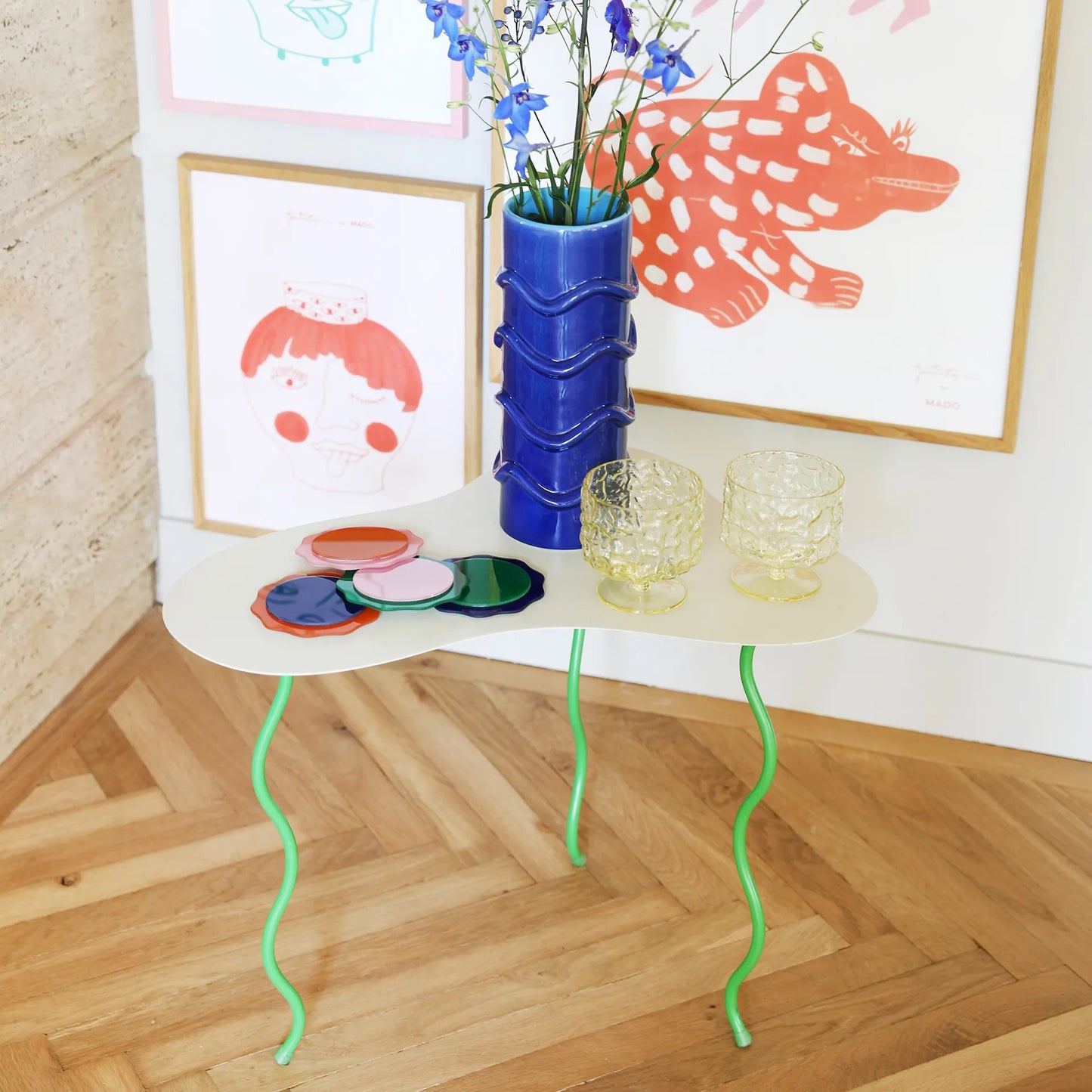 Table squiggle medium